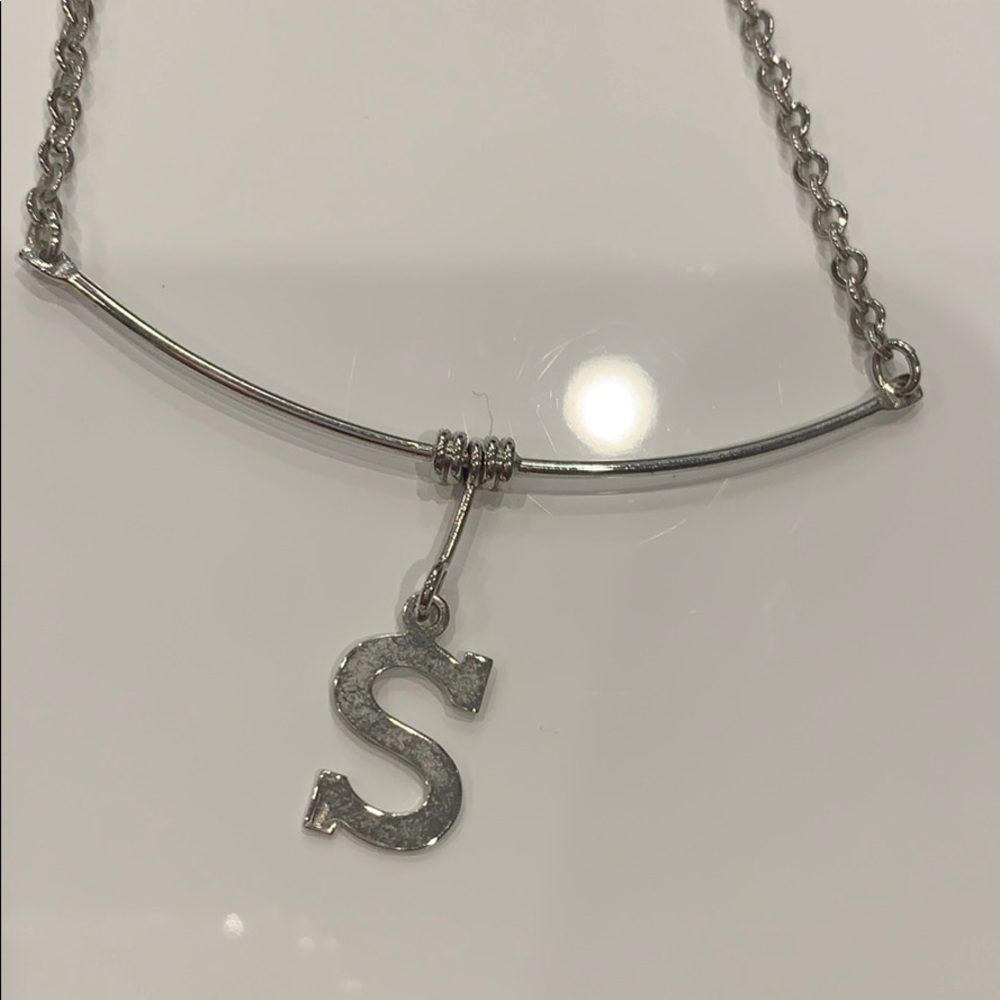 Silver “S” necklace - Picture 2 of 3